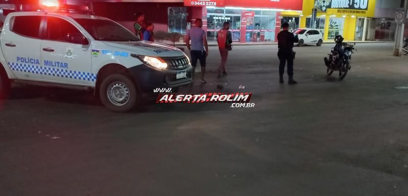 Motorista inabilitado atingiu mototaxista no Centro de Rolim de Moura Motorista inabilitado atingiu mototaxista no Centro de Rolim de Moura