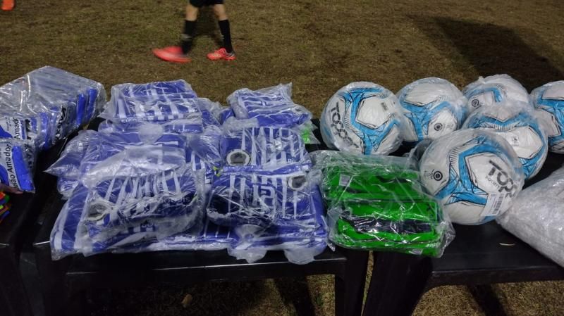 Projeto FORMANDO CAMPEÕES da Escolinha de Futebol da AGEPROM foi contemplado pela Sicoob Credip para a compra de materiais esportivos em Rolim de Moura Projeto FORMANDO CAMPEÕES da Escolinha de Futebol da AGEPROM foi contemplado pela Sicoob Credip para a compra de materiais esportivos em Rolim de Moura