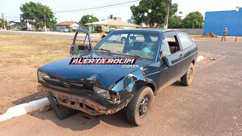 Mulher foi socorrida inconsciente após ter moto atingida por carro em Rolim de Moura; Esse foi o segundo acidente do dia Mulher foi socorrida inconsciente após ter moto atingida por carro em Rolim de Moura; Esse foi o segundo acidente do dia