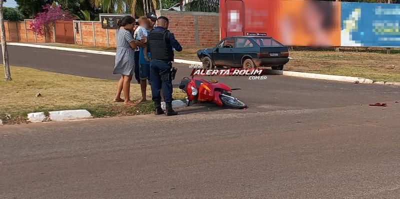 Mulher foi socorrida inconsciente após ter moto atingida por carro em Rolim de Moura; Esse foi o segundo acidente do dia Mulher foi socorrida inconsciente após ter moto atingida por carro em Rolim de Moura; Esse foi o segundo acidente do dia