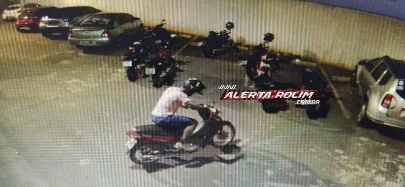 Veículo foi recuperado pela PM, poucas horas após ser furtado em Rolim de Moura Veículo foi recuperado pela PM, poucas horas após ser furtado em Rolim de Moura
