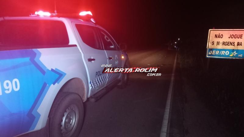 Mulher fraturou braço após colisão entre moto e carro na RO 383 em Rolim de Moura Mulher fraturou braço após colisão entre moto e carro na RO 383 em Rolim de Moura