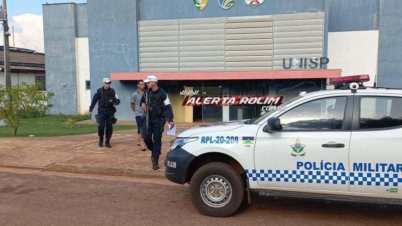 Acusado de crimes de roubos e furtos em Ji-Paraná foi preso pela equipe da PTRAN da PM em Rolim de Moura Acusado de crimes de roubos e furtos em Ji-Paraná foi preso pela equipe da PTRAN da PM em Rolim de Moura