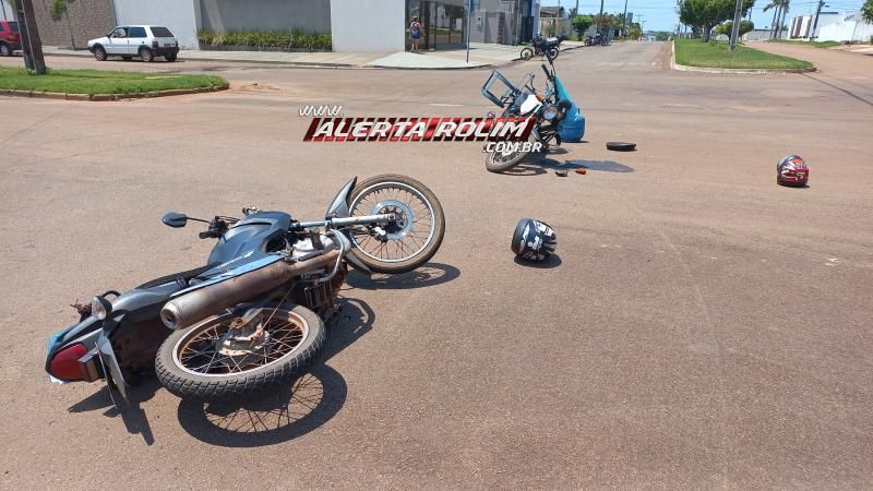 Adolescente conduzindo moto e entregador de gás ficaram feridos após colisão neste sábado em Rolim de Moura Adolescente conduzindo moto e entregador de gás ficaram feridos após colisão neste sábado em Rolim de Moura