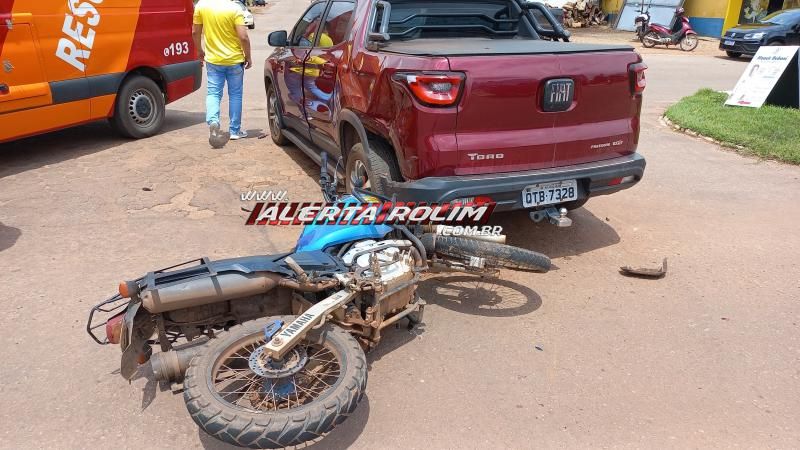 Adolescente conduzindo moto ficou ferida após colisão com carro nesta sexta-feira em Rolim de Moura - Vídeo Adolescente conduzindo moto ficou ferida após colisão com carro nesta sexta-feira em Rolim de Moura - Vídeo