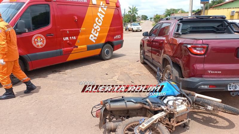 Adolescente conduzindo moto ficou ferida após colisão com carro nesta sexta-feira em Rolim de Moura - Vídeo Adolescente conduzindo moto ficou ferida após colisão com carro nesta sexta-feira em Rolim de Moura - Vídeo