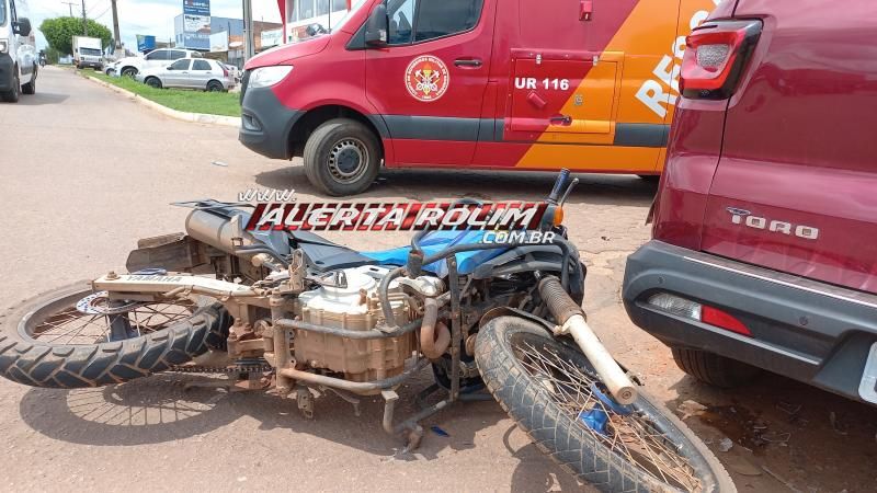 Adolescente conduzindo moto ficou ferida após colisão com carro nesta sexta-feira em Rolim de Moura - Vídeo Adolescente conduzindo moto ficou ferida após colisão com carro nesta sexta-feira em Rolim de Moura - Vídeo