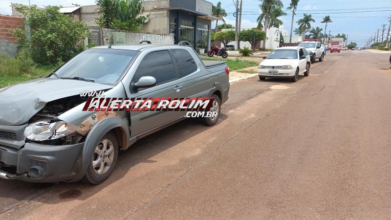 Colisão entre dois carros foi registrada pela PM nesta sexta-feira em Rolim de Moura Colisão entre dois carros foi registrada pela PM nesta sexta-feira em Rolim de Moura