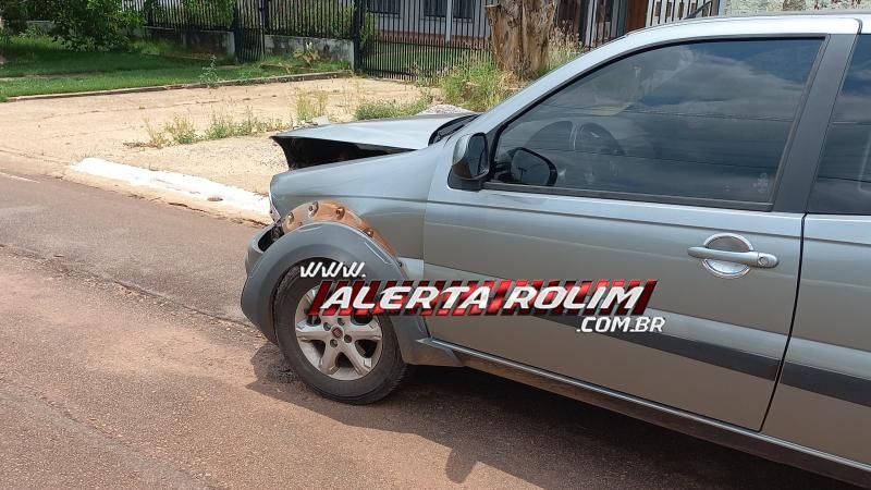 Colisão entre dois carros foi registrada pela PM nesta sexta-feira em Rolim de Moura Colisão entre dois carros foi registrada pela PM nesta sexta-feira em Rolim de Moura