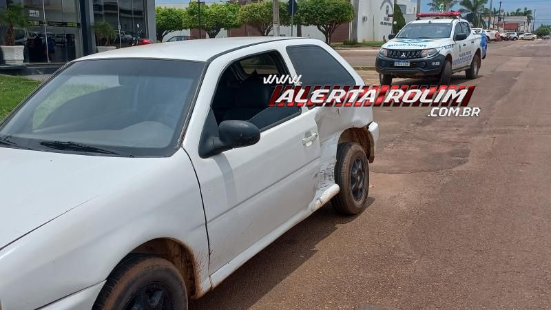 Colisão entre dois carros foi registrada pela PM nesta sexta-feira em Rolim de Moura Colisão entre dois carros foi registrada pela PM nesta sexta-feira em Rolim de Moura