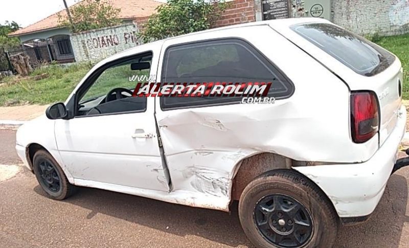 Colisão entre dois carros foi registrada pela PM nesta sexta-feira em Rolim de Moura Colisão entre dois carros foi registrada pela PM nesta sexta-feira em Rolim de Moura