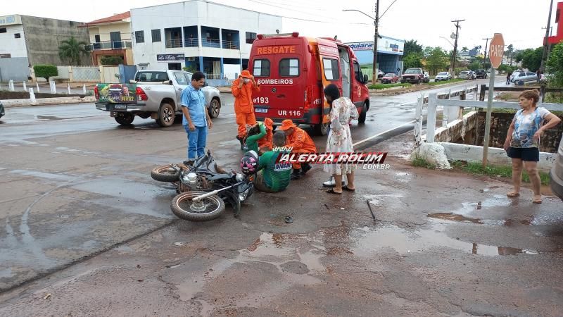 Dois acidentes de trânsito envolvendo carro e moto foram registrados nesta segunda-feira em Rolim de Moura Dois acidentes de trânsito envolvendo carro e moto foram registrados nesta segunda-feira em Rolim de Moura