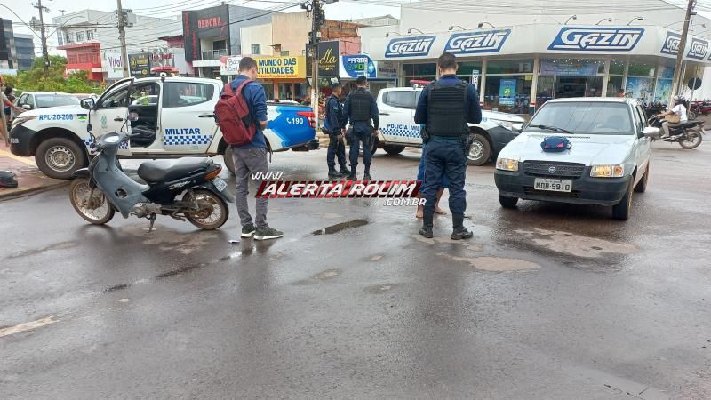 Dois acidentes de trânsito envolvendo carro e moto foram registrados nesta segunda-feira em Rolim de Moura Dois acidentes de trânsito envolvendo carro e moto foram registrados nesta segunda-feira em Rolim de Moura