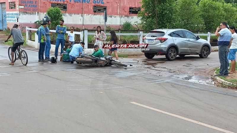 Dois acidentes de trânsito envolvendo carro e moto foram registrados nesta segunda-feira em Rolim de Moura Dois acidentes de trânsito envolvendo carro e moto foram registrados nesta segunda-feira em Rolim de Moura