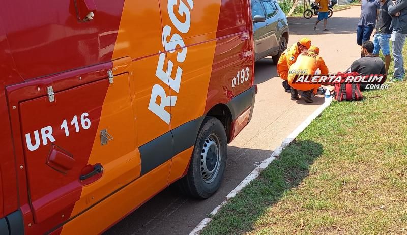 Motociclista atingiu traseira de carro após motorista frear para não bater em cachorro em Rolim de Moura Motociclista atingiu traseira de carro após motorista frear para não bater em cachorro em Rolim de Moura