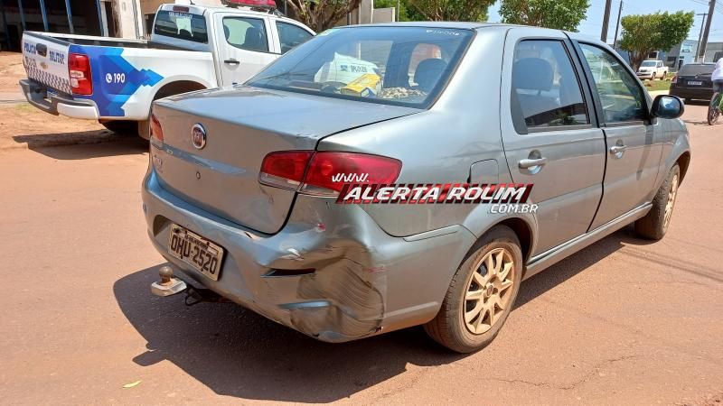 Motociclista atingiu traseira de carro após motorista frear para não bater em cachorro em Rolim de Moura Motociclista atingiu traseira de carro após motorista frear para não bater em cachorro em Rolim de Moura