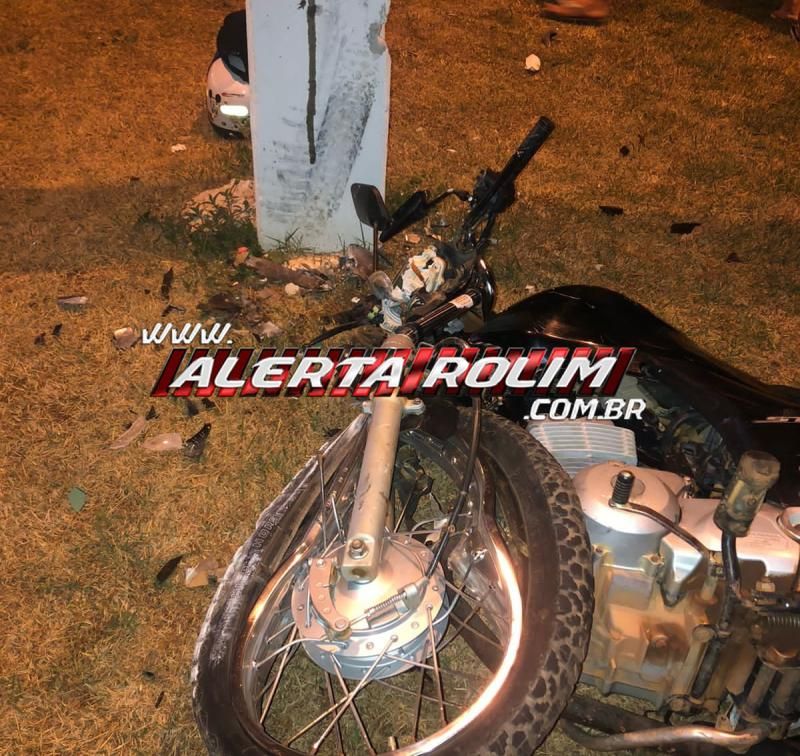 Motociclista sofreu fratura exposta na perna ao atingir poste durante a madrugada em Rolim de Moura Motociclista sofreu fratura exposta na perna ao atingir poste durante a madrugada em Rolim de Moura