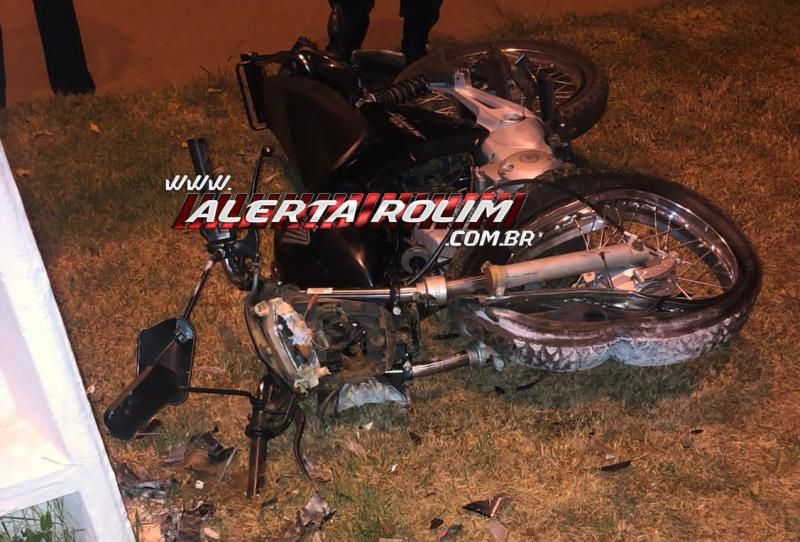 Motociclista sofreu fratura exposta na perna ao atingir poste durante a madrugada em Rolim de Moura Motociclista sofreu fratura exposta na perna ao atingir poste durante a madrugada em Rolim de Moura