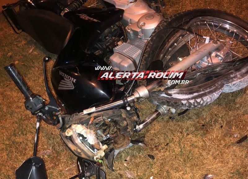 Motociclista sofreu fratura exposta na perna ao atingir poste durante a madrugada em Rolim de Moura Motociclista sofreu fratura exposta na perna ao atingir poste durante a madrugada em Rolim de Moura