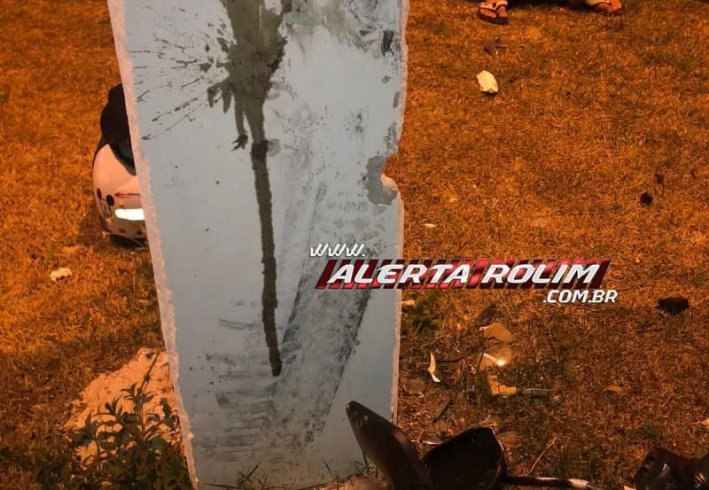 Motociclista sofreu fratura exposta na perna ao atingir poste durante a madrugada em Rolim de Moura Motociclista sofreu fratura exposta na perna ao atingir poste durante a madrugada em Rolim de Moura