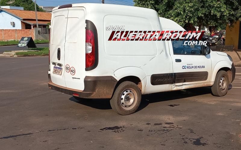 Mototaxista teve fratura de clavícula após sofrer acidente de trânsito nesta tarde em Rolim de Moura Mototaxista teve fratura de clavícula após sofrer acidente de trânsito nesta tarde em Rolim de Moura