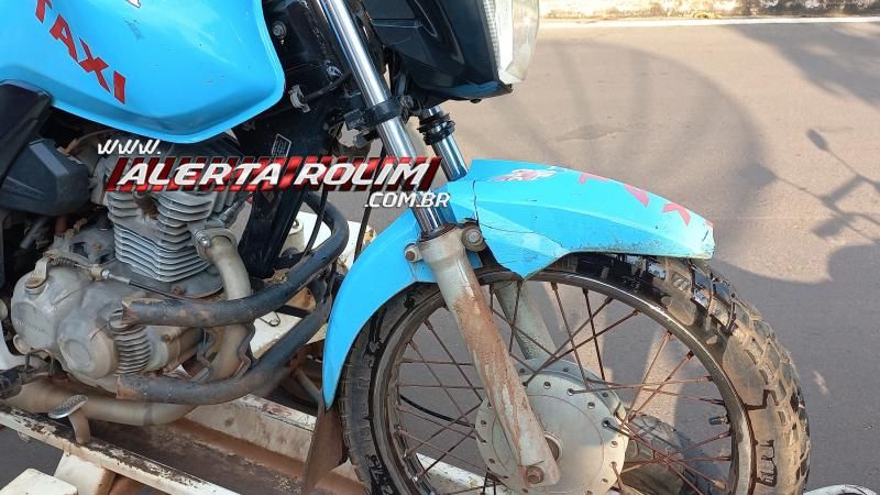 Mototaxista teve fratura de clavícula após sofrer acidente de trânsito nesta tarde em Rolim de Moura Mototaxista teve fratura de clavícula após sofrer acidente de trânsito nesta tarde em Rolim de Moura