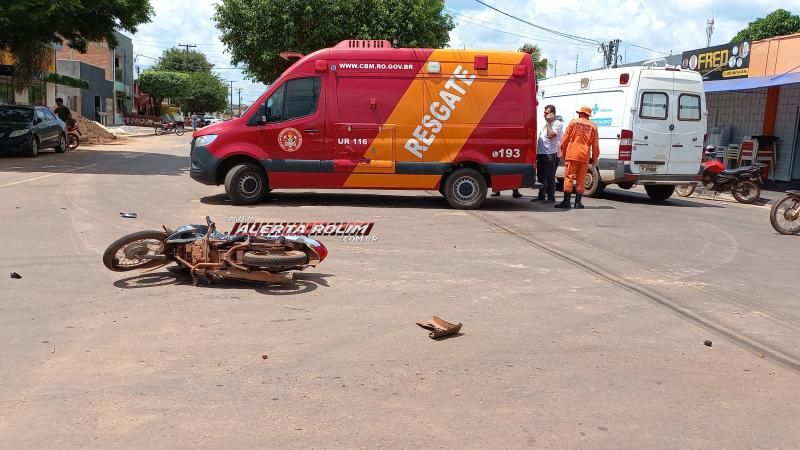 Mulher fraturou braço após acidente de trânsito envolvendo carro e moto no bairro Planalto em Rolim de Moura Mulher fraturou braço após acidente de trânsito envolvendo carro e moto no bairro Planalto em Rolim de Moura