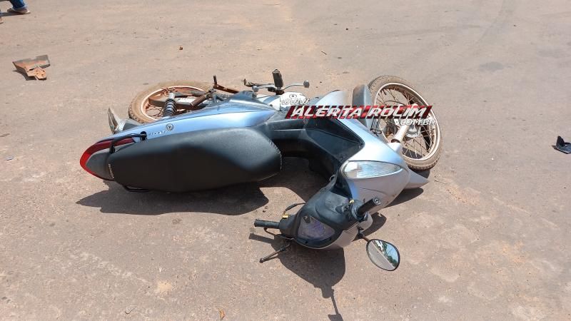 Mulher fraturou braço após acidente de trânsito envolvendo carro e moto no bairro Planalto em Rolim de Moura Mulher fraturou braço após acidente de trânsito envolvendo carro e moto no bairro Planalto em Rolim de Moura