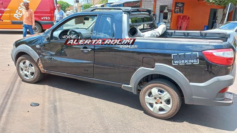 Mulher fraturou braço após acidente de trânsito envolvendo carro e moto no bairro Planalto em Rolim de Moura Mulher fraturou braço após acidente de trânsito envolvendo carro e moto no bairro Planalto em Rolim de Moura