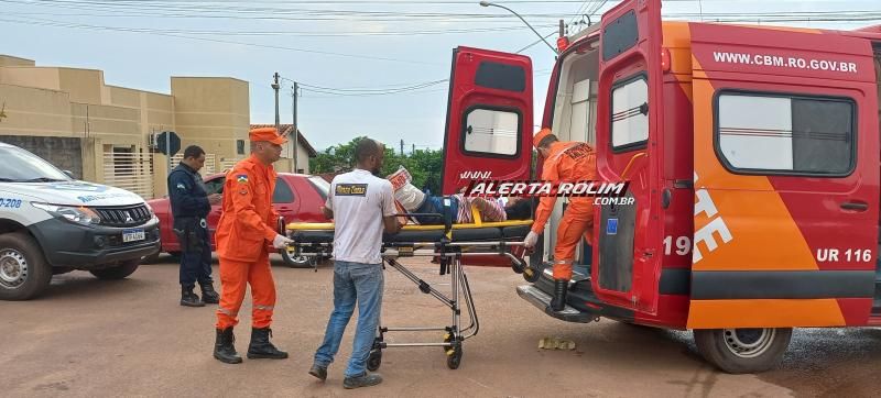 Mulher foi socorrida com suspeita de fratura na perna em acidente de trânsito nesta manhã de sexta-feira em Rolim de Moura Mulher foi socorrida com suspeita de fratura na perna em acidente de trânsito nesta manhã de sexta-feira em Rolim de Moura