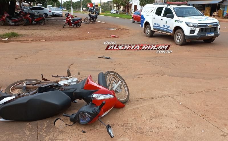 Mulher sofreu fratura exposta na perna em acidente de trânsito no bairro Cidade Alta em Rolim de Moura Mulher sofreu fratura exposta na perna em acidente de trânsito no bairro Cidade Alta em Rolim de Moura