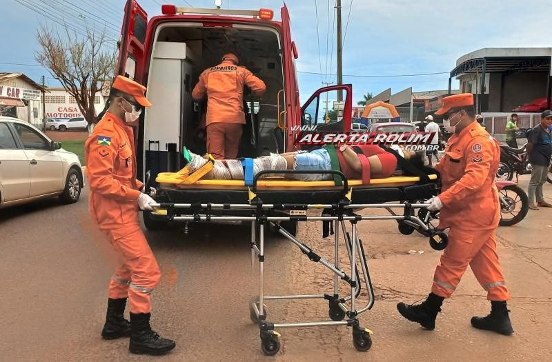 Mulher sofreu fratura exposta na perna em acidente de trânsito no bairro Cidade Alta em Rolim de Moura Mulher sofreu fratura exposta na perna em acidente de trânsito no bairro Cidade Alta em Rolim de Moura