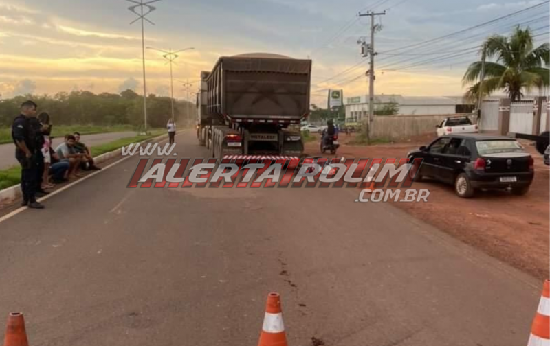 No quarto acidente do dia, motociclista ficou ferido após bater na traseira de carreta nesta tarde em Rolim de Moura No quarto acidente do dia, motociclista ficou ferido após bater na traseira de carreta nesta tarde em Rolim de Moura