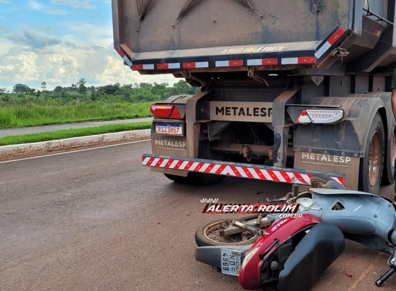 No quarto acidente do dia, motociclista ficou ferido após bater na traseira de carreta nesta tarde em Rolim de Moura No quarto acidente do dia, motociclista ficou ferido após bater na traseira de carreta nesta tarde em Rolim de Moura