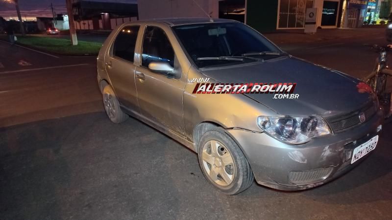 No segundo acidente de trânsito do dia, mulher foi socorrida com suspeita de fratura na perna em Rolim de Moura; O motorista do carro era inabilitado No segundo acidente de trânsito do dia, mulher foi socorrida com suspeita de fratura na perna em Rolim de Moura; O motorista do carro era inabilitado