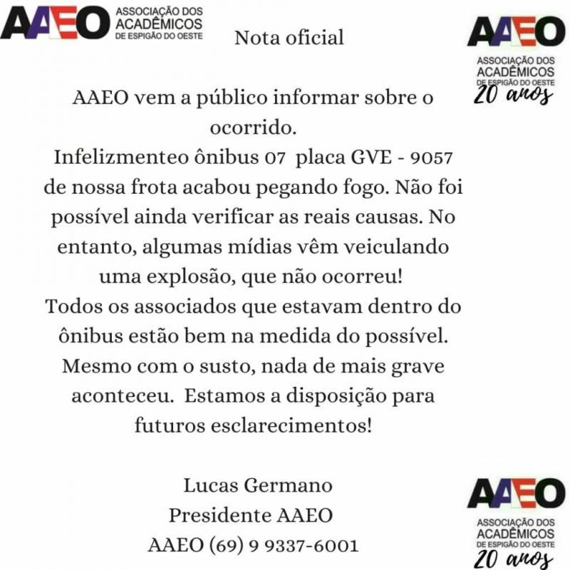 Ônibus que transportava alunos para faculdade pega fogo na RO-387 Ônibus que transportava alunos para faculdade pega fogo na RO-387