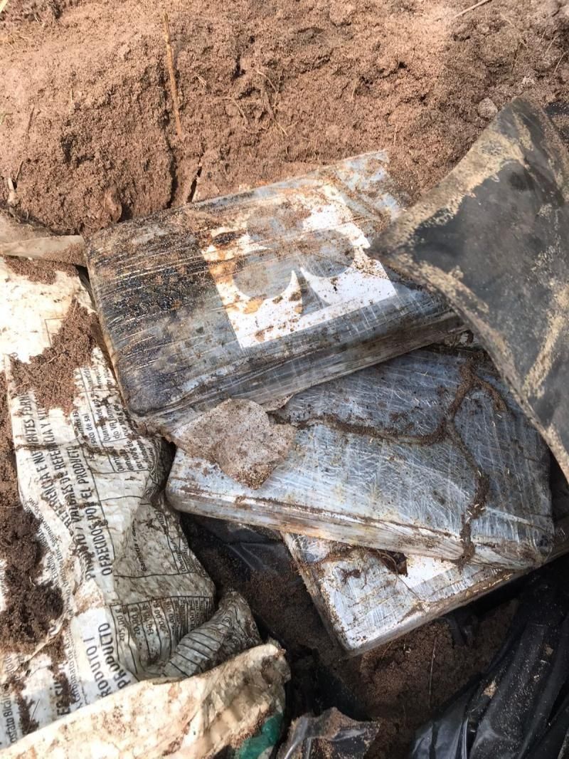 PM retorna a fazenda que foi encontrado 1 tonelada de cocaína e encontra mais 44 kg da droga em Pimenta Bueno PM retorna a fazenda que foi encontrado 1 tonelada de cocaína e encontra mais 44 kg da droga em Pimenta Bueno