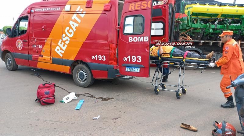 Primeiro acidente de trânsito do dia deixou idoso com suspeita de fratura em Rolim de Moura Primeiro acidente de trânsito do dia deixou idoso com suspeita de fratura em Rolim de Moura
