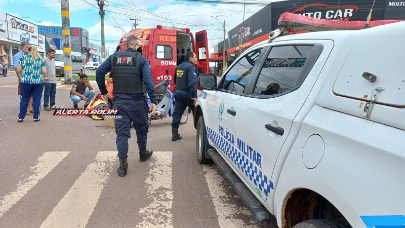 Primeiro acidente de trânsito do dia deixou idoso com suspeita de fratura em Rolim de Moura Primeiro acidente de trânsito do dia deixou idoso com suspeita de fratura em Rolim de Moura