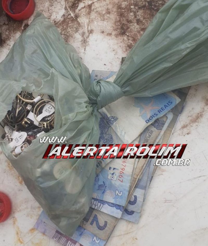 Suspeito de ter praticado os furtos em comércio nesta madrugada foi preso pela Polícia Militar em Rolim de Moura Suspeito de ter praticado os furtos em comércio nesta madrugada foi preso pela Polícia Militar em Rolim de Moura