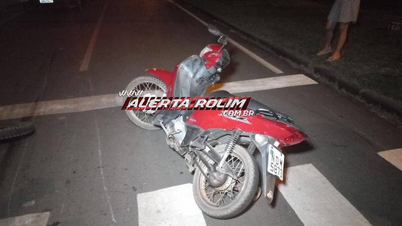 Vídeo mostra exato momento da colisão entre motos que resultou na morte de mulher nessa madrugada em Rolim de Moura Vídeo mostra exato momento da colisão entre motos que resultou na morte de mulher nessa madrugada em Rolim de Moura