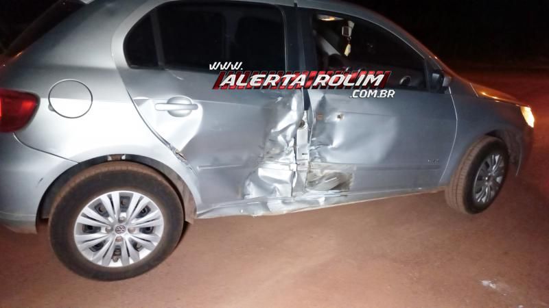 Violenta colisão entre carro e moto foi registrada na Rua Parnaíba na noite de sexta-feira em Rolim de Moura Violenta colisão entre carro e moto foi registrada na Rua Parnaíba na noite de sexta-feira em Rolim de Moura
