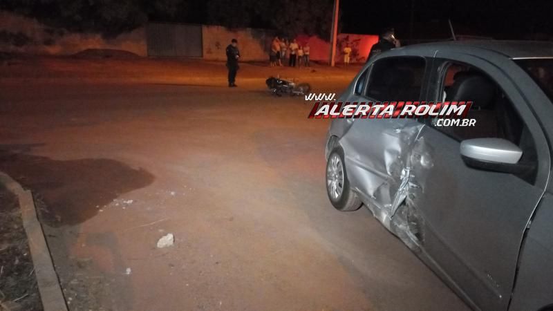 Violenta colisão entre carro e moto foi registrada na Rua Parnaíba na noite de sexta-feira em Rolim de Moura Violenta colisão entre carro e moto foi registrada na Rua Parnaíba na noite de sexta-feira em Rolim de Moura