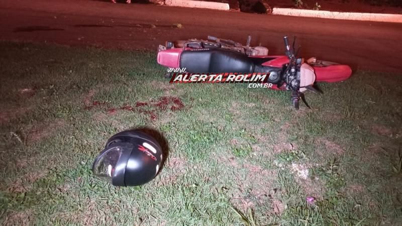 Após deixar motociclista ferido, motorista de carro se evadiu, mas placa do veículo ficou no local do acidente na noite de terça-feira em Rolim de Moura Após deixar motociclista ferido, motorista de carro se evadiu, mas placa do veículo ficou no local do acidente na noite de terça-feira em Rolim de Moura