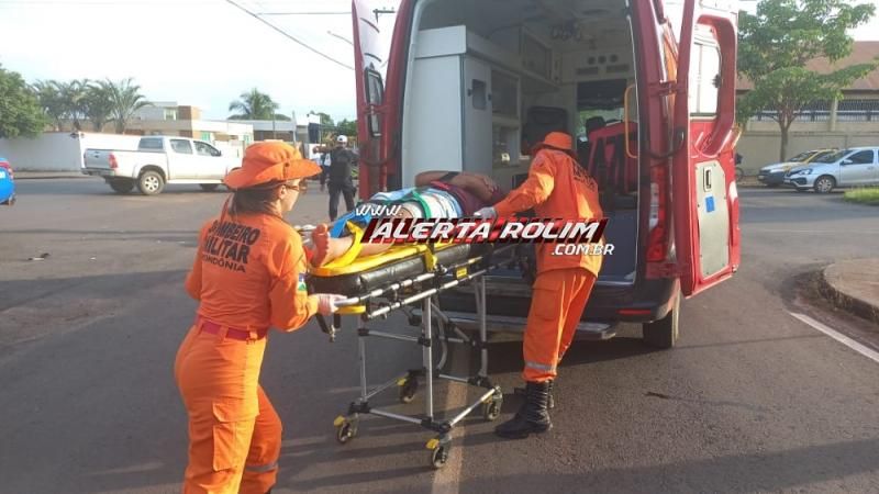 Acidente de trânsito envolvendo carro e moto deixou uma pessoa ferida nesta tarde em Rolim de Moura Acidente de trânsito envolvendo carro e moto deixou uma pessoa ferida nesta tarde em Rolim de Moura