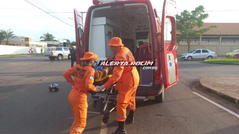 Acidente de trânsito envolvendo carro e moto deixou uma pessoa ferida nesta tarde em Rolim de Moura Acidente de trânsito envolvendo carro e moto deixou uma pessoa ferida nesta tarde em Rolim de Moura