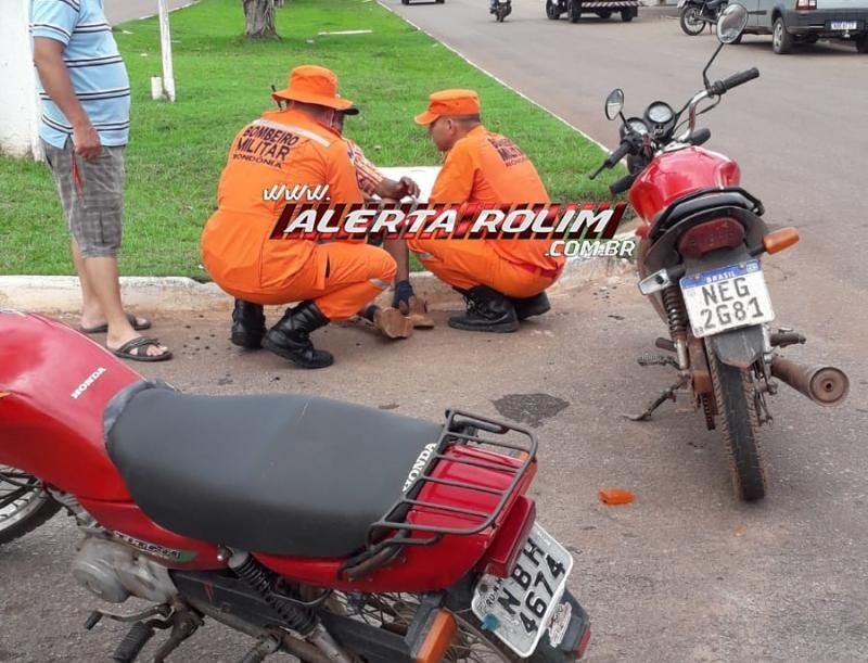 Acidente de trânsito na Avenida Norte Sul deixou duas pessoa feridas nesta tarde em Rolim de Moura Acidente de trânsito na Avenida Norte Sul deixou duas pessoa feridas nesta tarde em Rolim de Moura