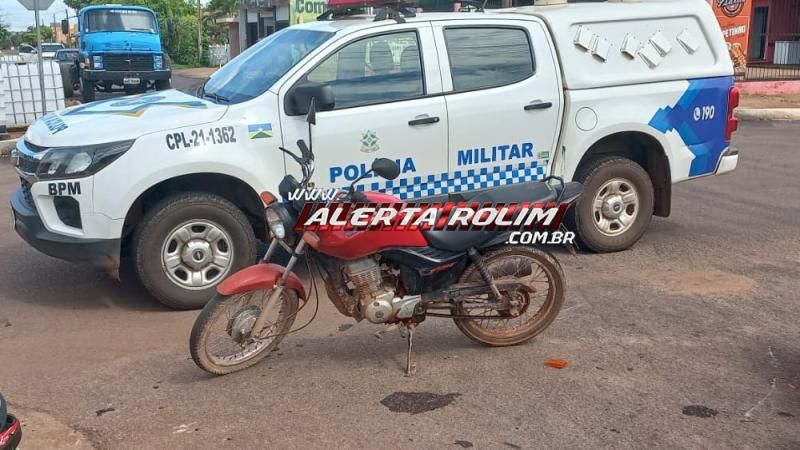 Acidente de trânsito na Avenida Norte Sul deixou duas pessoa feridas nesta tarde em Rolim de Moura Acidente de trânsito na Avenida Norte Sul deixou duas pessoa feridas nesta tarde em Rolim de Moura