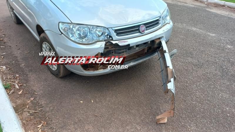 Acidente envolvendo carro e moto foi registrado nesta manhã em Rolim de Moura Acidente envolvendo carro e moto foi registrado nesta manhã em Rolim de Moura