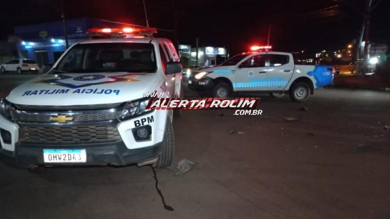 Acidente envolvendo dois carros e um barco foi registrado no Centro de Rolim de Moura; Motorista com sinais de embriaguez tentou fugir do local Acidente envolvendo dois carros e um barco foi registrado no Centro de Rolim de Moura; Motorista com sinais de embriaguez tentou fugir do local